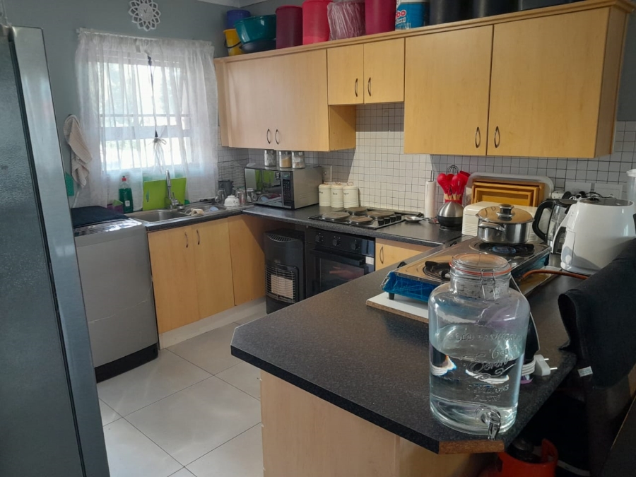 To Let 2 Bedroom Property for Rent in Morgenster Heights Western Cape